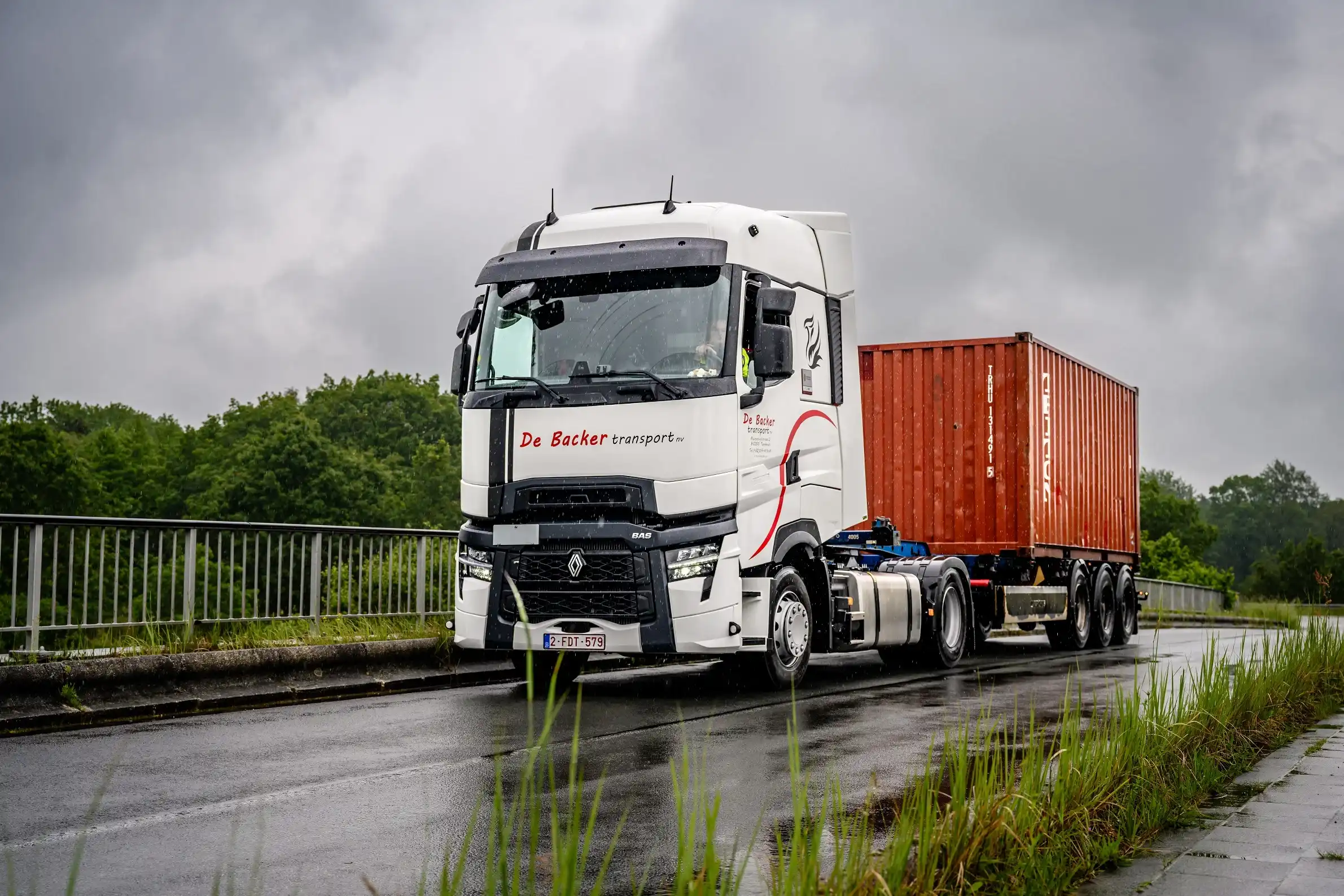 Eskatrans breidt vloot uit met Renault Trucks T voor efficient containertransport.