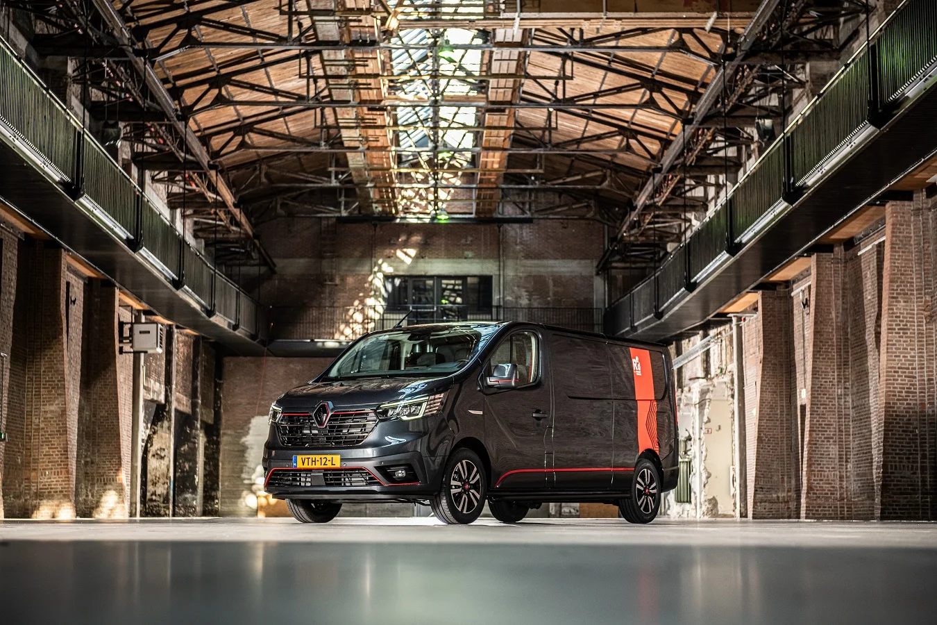 De nieuwe Renault Trucks Trafic Red Edition in Nederland.