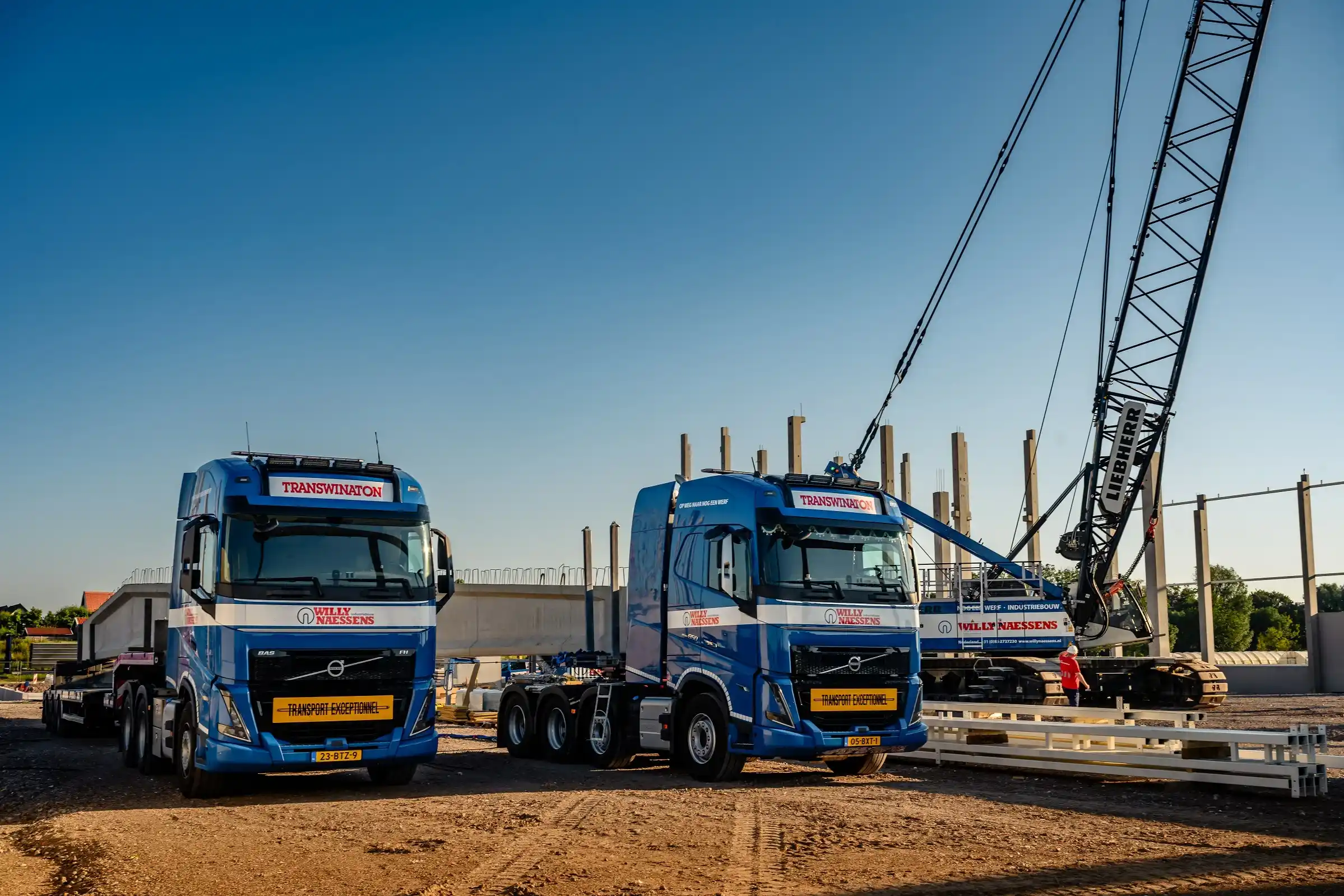 Transwinaton_Volvo_FH16_31720439954_11zon.webp