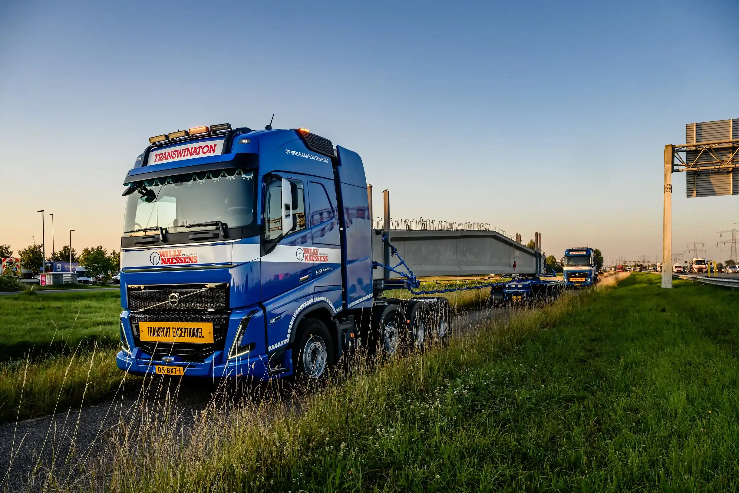 Transwinaton_Volvo_FH16_51720439976_11zon.webp