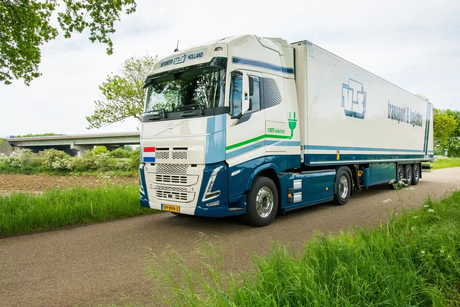 VTS_Volvo_FH_Electric1685626883_11zon.webp