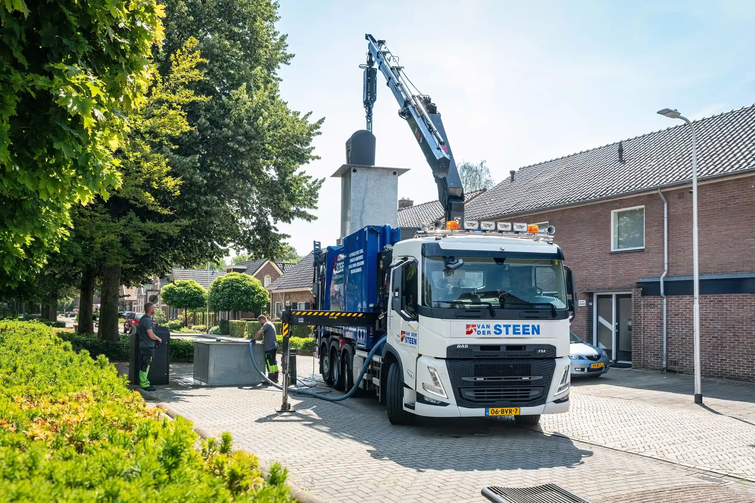 Van-der-Steen_Volvo-FM_reinigingsopbouw1724242194_11zon.webp