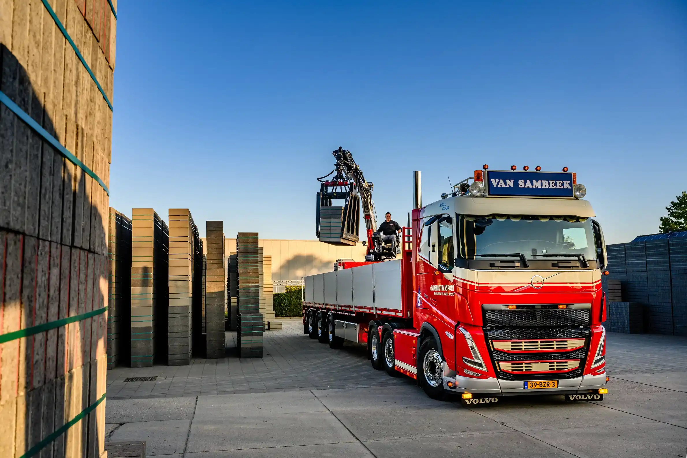 Van Sambeek Transport presenteert nieuwe Volvo FH-trekkers – Oldskool ontmoet innovatie