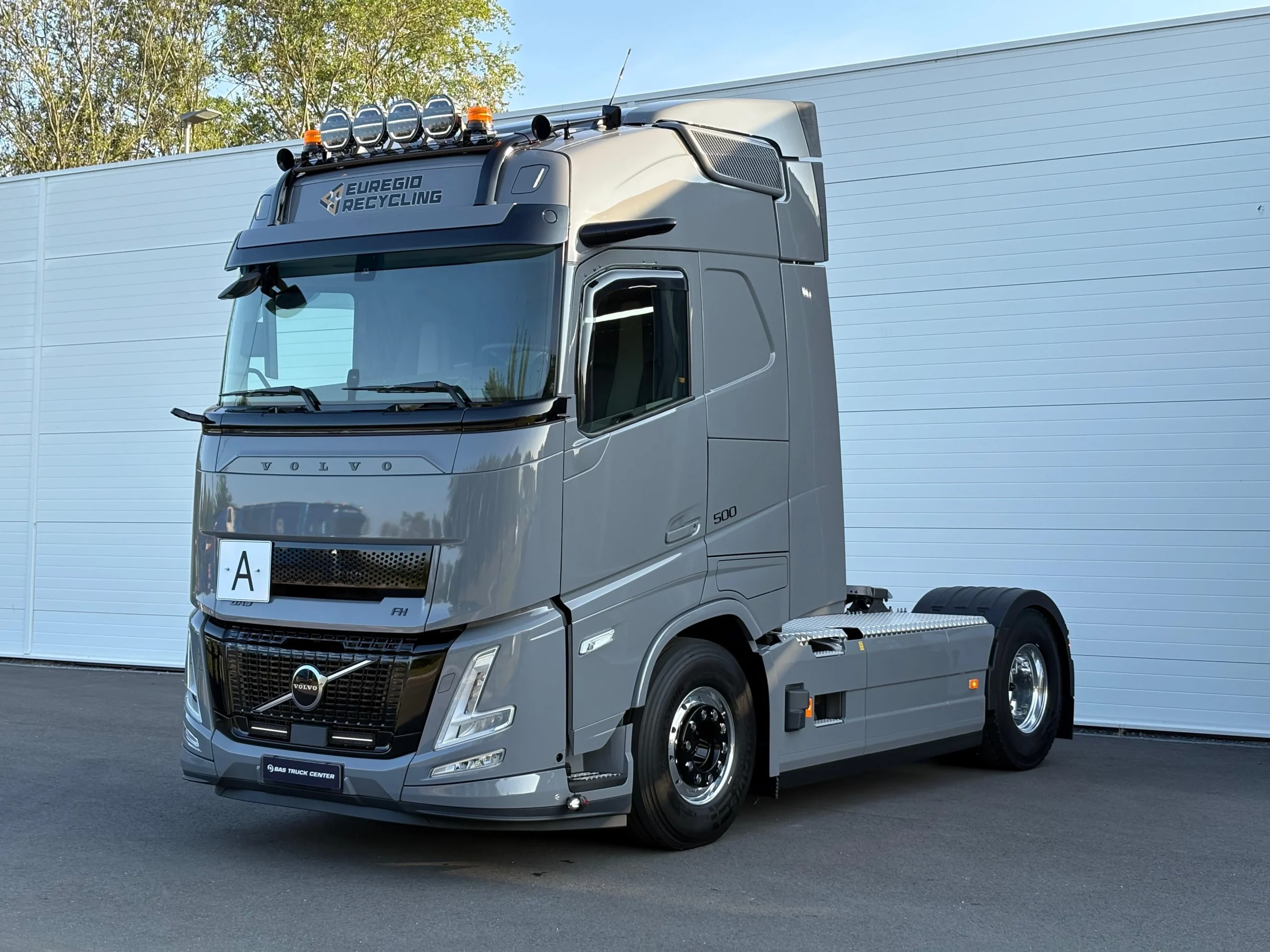 Euregio : Volvo FH 500pk 4x2 trekker met Aero cabine.