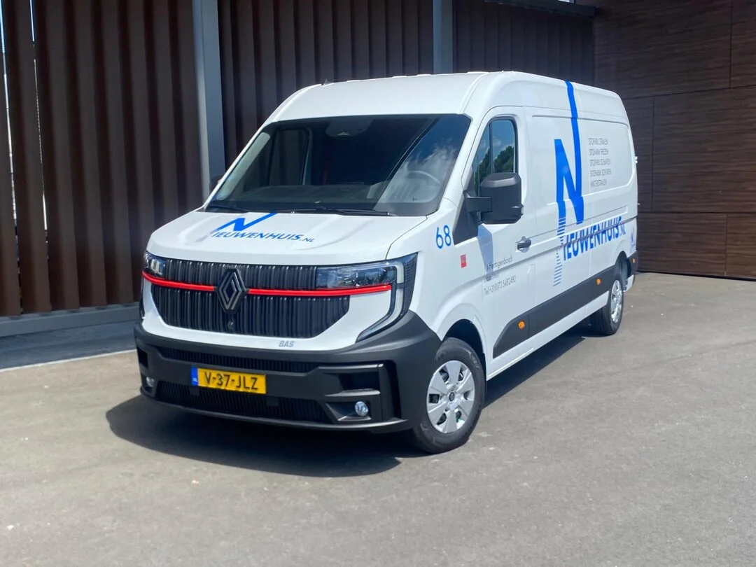 AHJ Nieuwenhuis Materieel B.V.: Renault Master