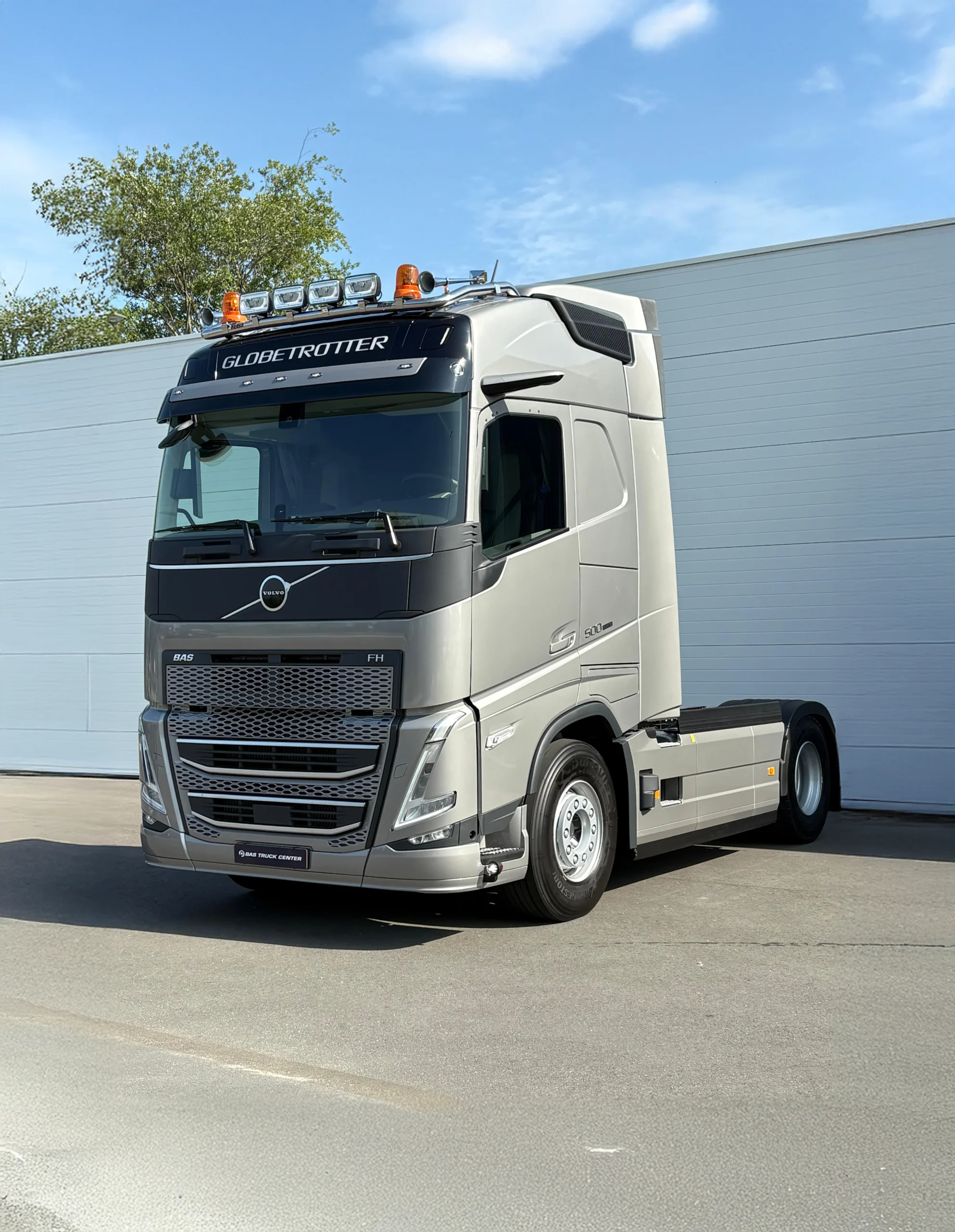 A&R Lavrijsen- Lauwers V.O.F.: Volvo FH 4x2 trekker.