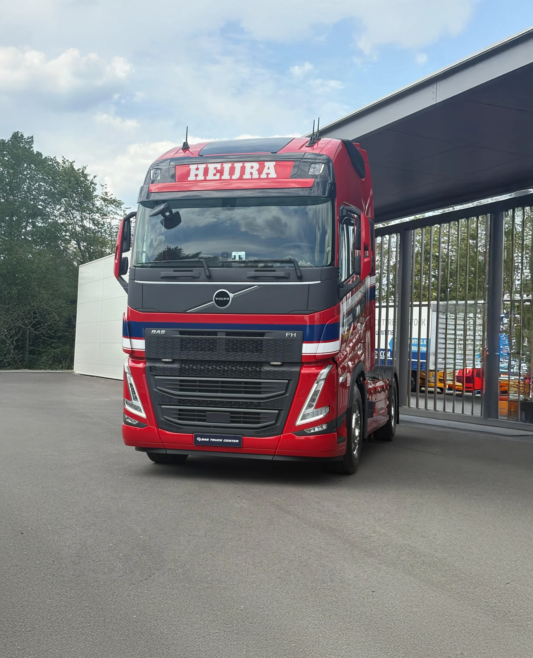 Heijra: twee Volvo FH 460pk 4x2 trekkers