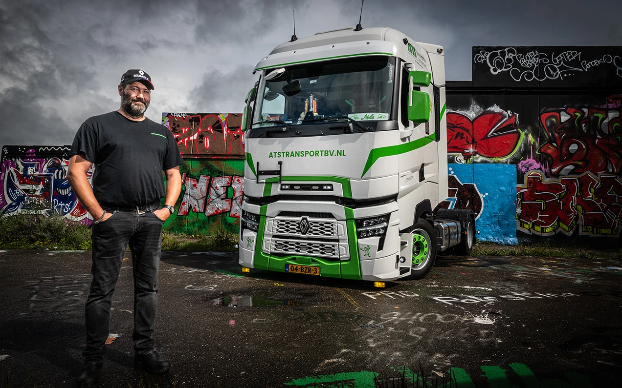 Johnny’s Renault T High: winnaar DIKSTE en GROOTSTE!