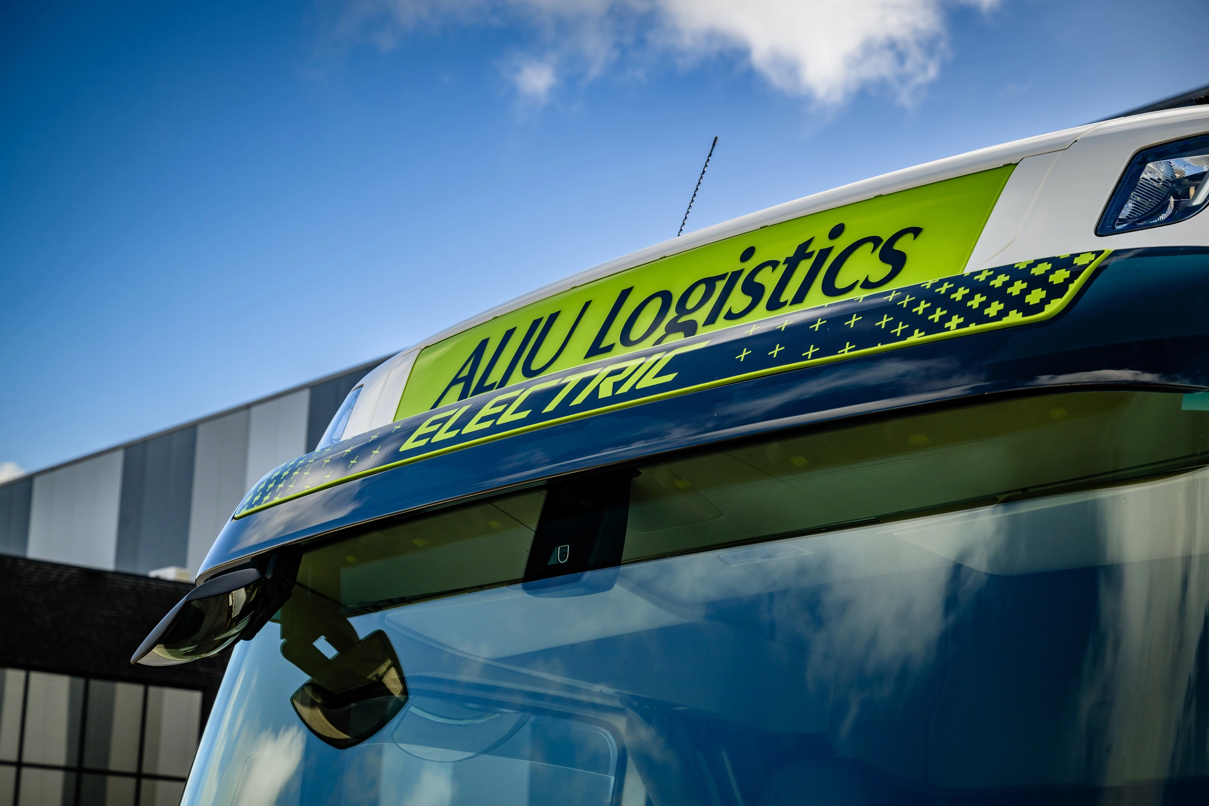ALJU-Logistics_detail-zonneklep.webp