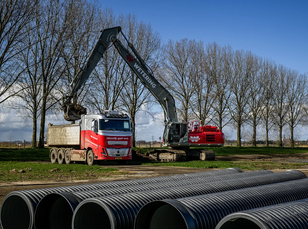 Wetering-VolvoFHAeroElectric-8x4-grondverzet.webp